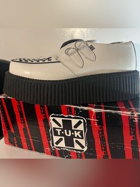 T.U.K White & Black Checker Platform Creeper Shoe, size 7M fits 8.5 women